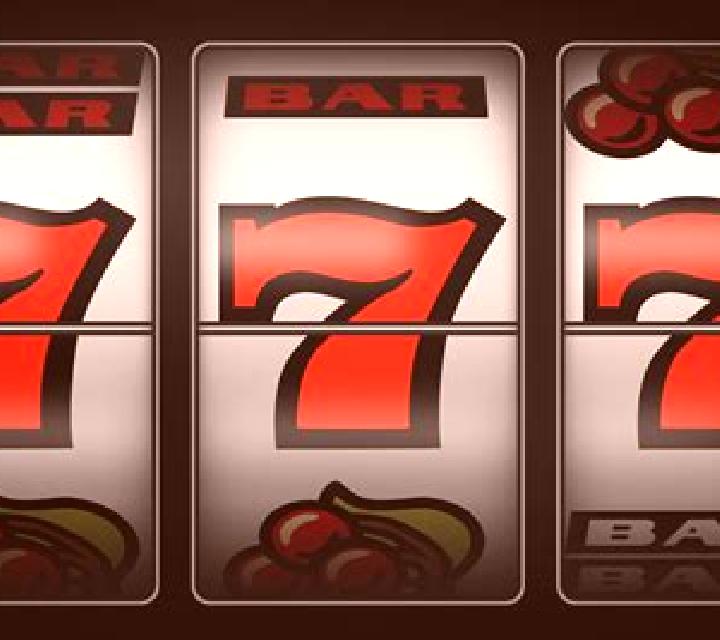 Vault Breakers slot machine